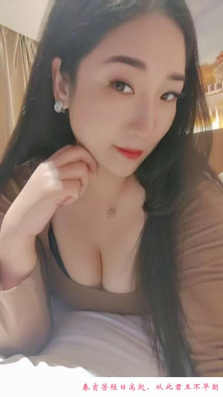重庆妹子火辣身材 第1张