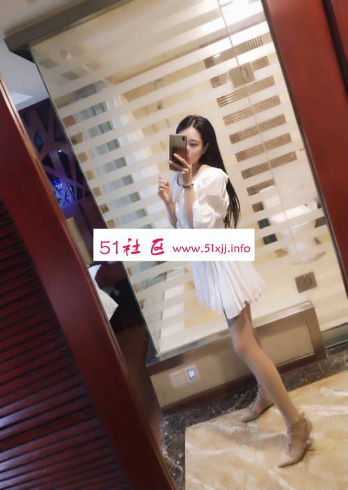 白皙温柔妹子，平时会去跑步锻炼的妹子 第1张