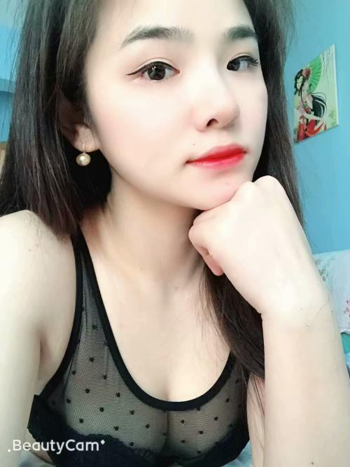 武昌雄楚大道可爱女孩 第2张