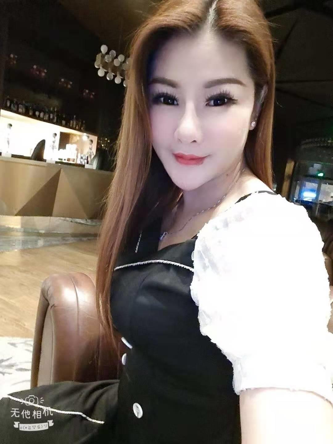 丰满肉肉F胸，亲身体验 第1张