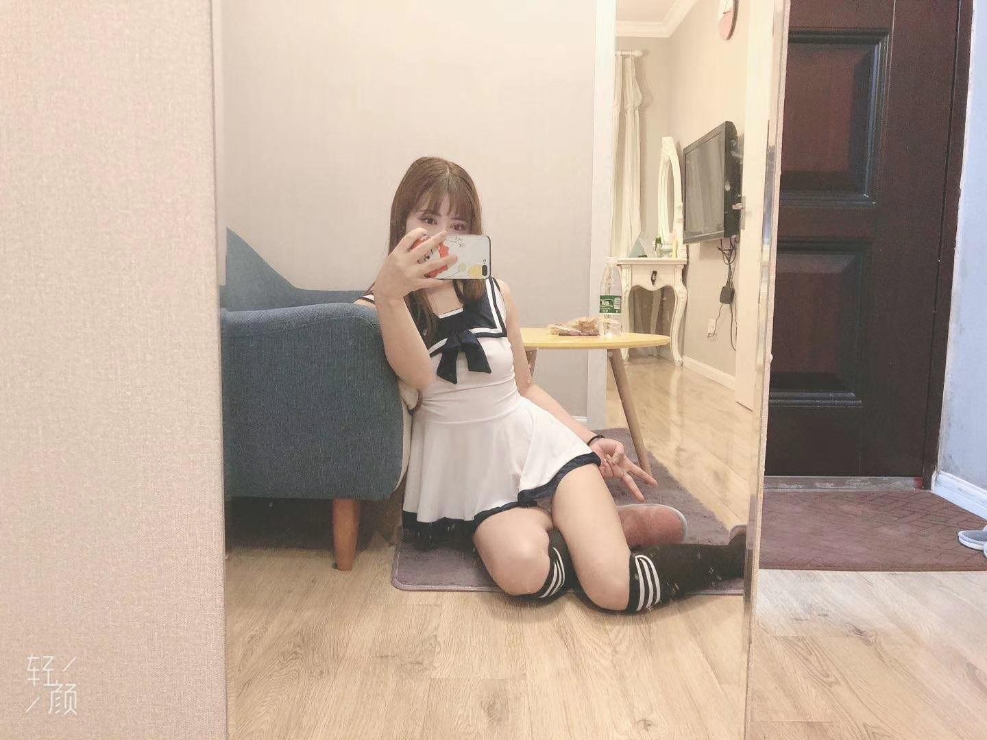 长宁区服务系杨雪儿 第1张