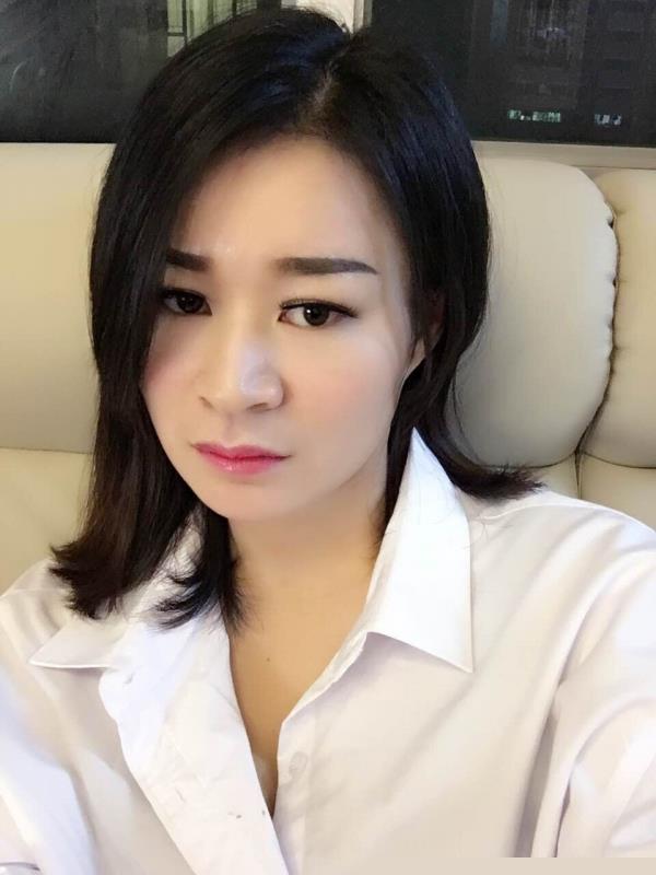 诗韵肤白D+奶颜值高值得一试，波大水多够骚没话说 第2张