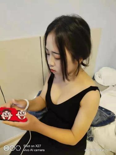 昆明娇小型的00后 第1张