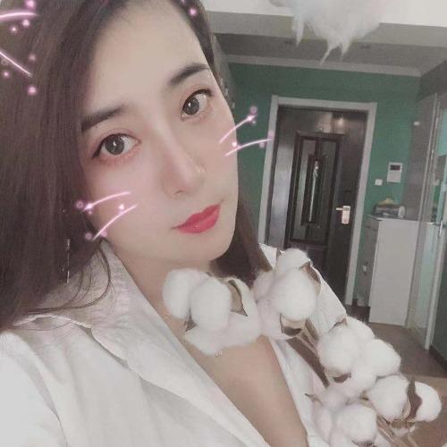 盛龙广场妹子人美胸大 第1张