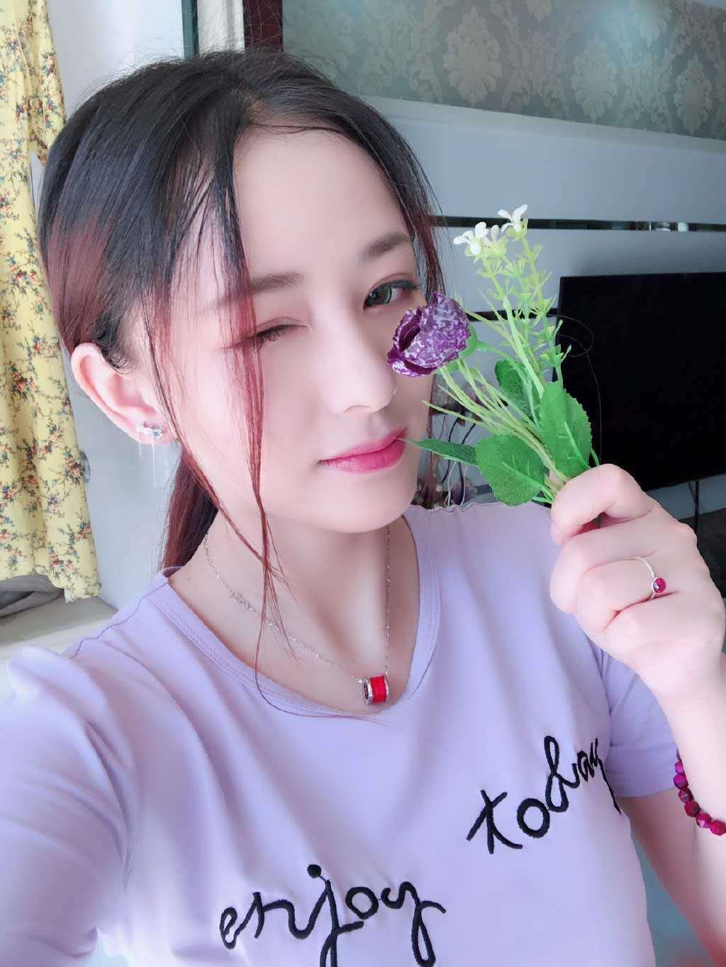2020年7月21小御姐范的欣欣，风骚到位 第1张