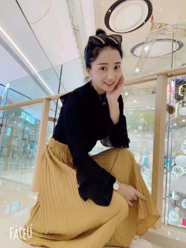 龙岗伊兰，大胸极品 第1张