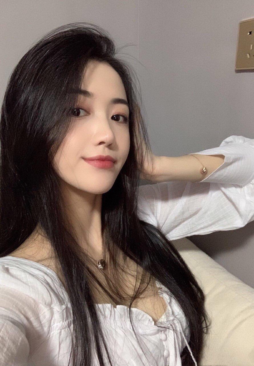 天河紫婷：胸挺臀翘下面紧，颜值系靓女 第1张