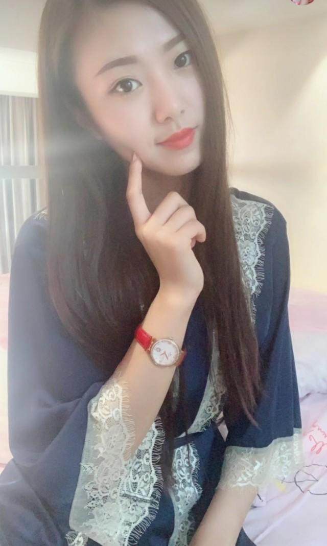 南山偶遇：风骚漂亮小嫩妞，身材超棒，口技一流，服务很贴心 第1张