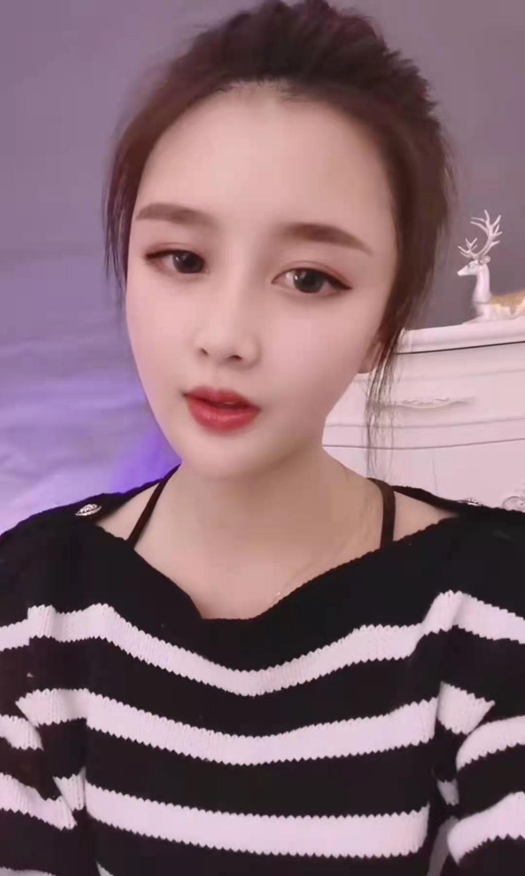 刚开发的温柔系MM姐，青春玉体粉嘟嘟的可亲吻，鲍鱼鲜嫩可口 第3张