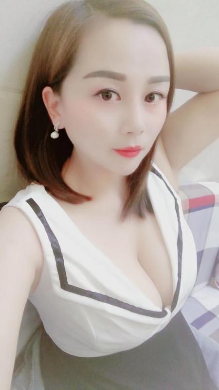 巨乳少妇 第1张