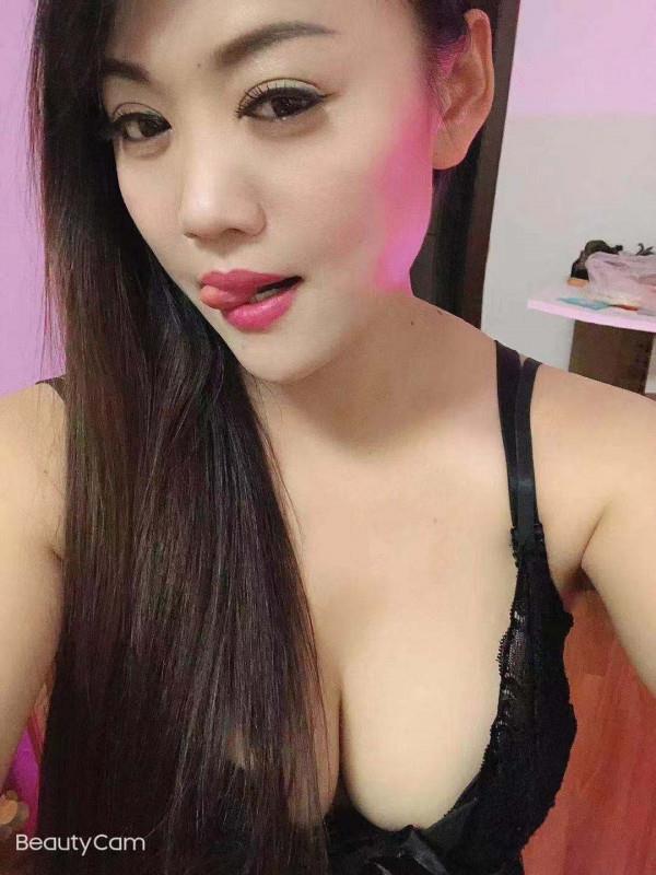 金沙角的东北少妇 第1张