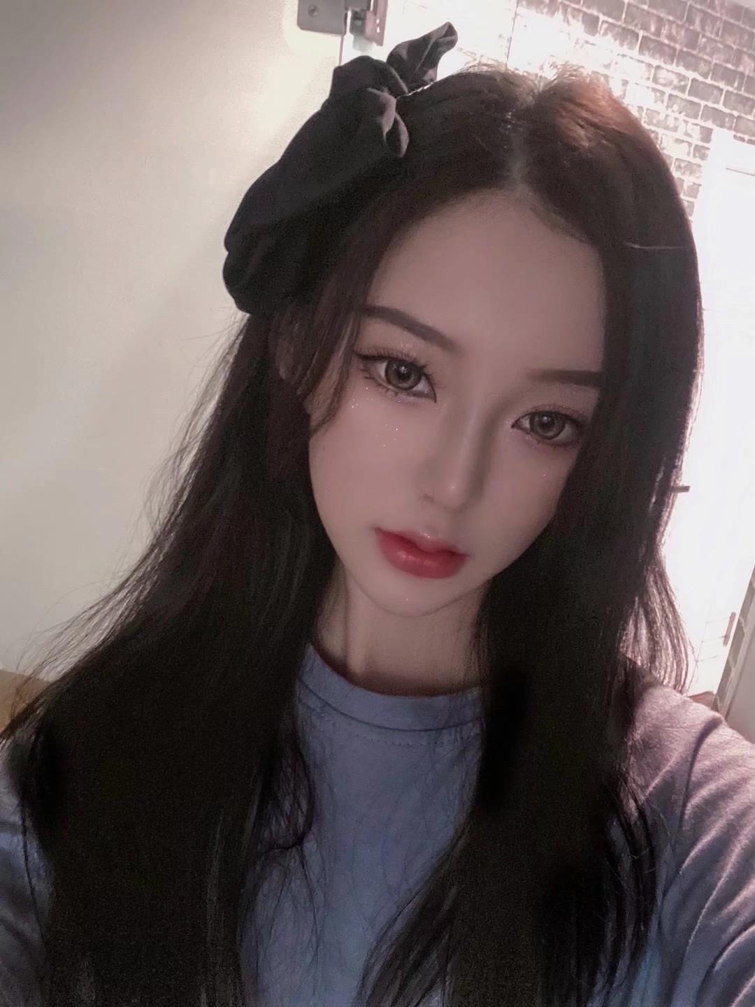 漂亮小美女 第1张