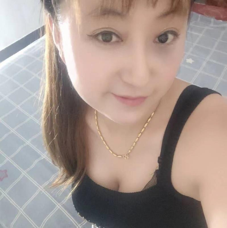 寻万新村姐姐 第1张