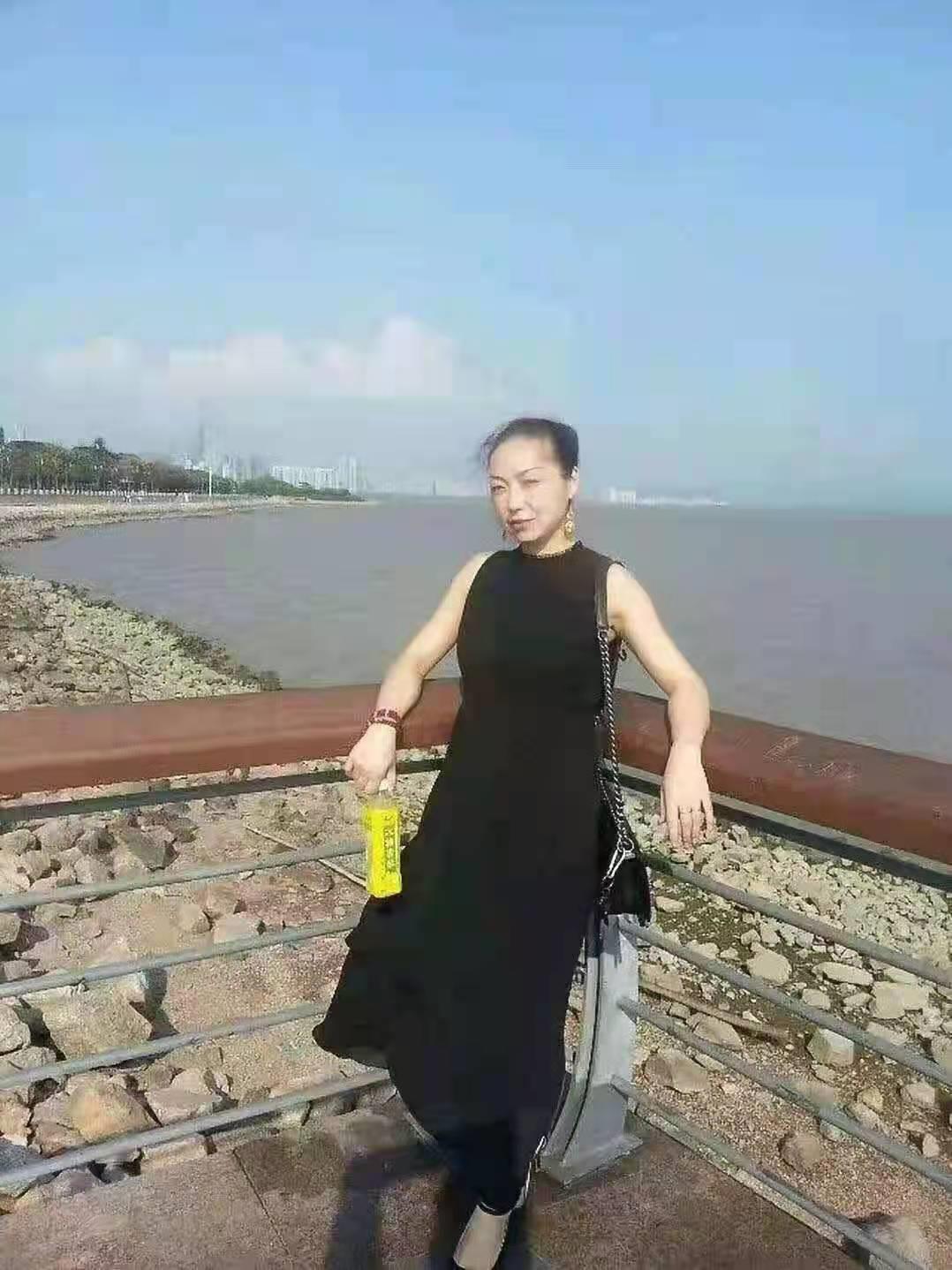 龙华30骚妇 第2张