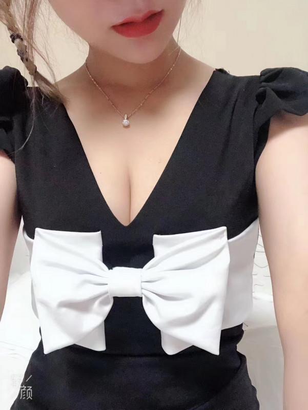 体验红牌少妇 第2张