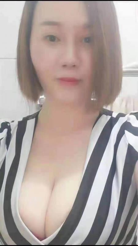 海珠高挑大波熟女 第1张