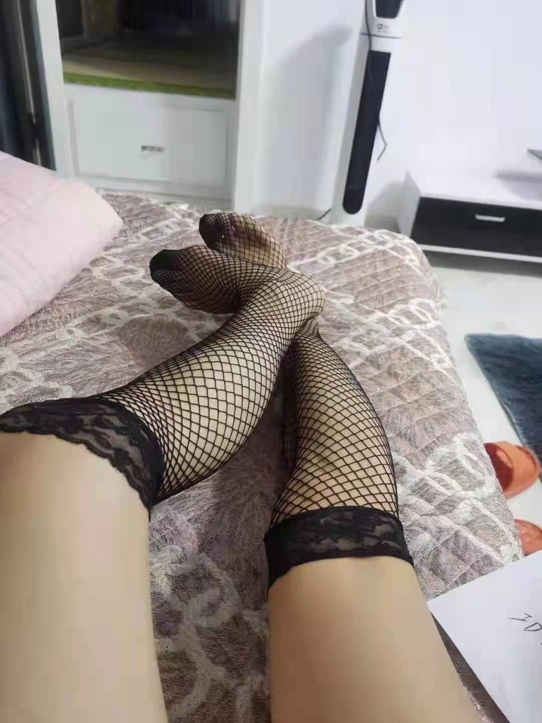 身材好白嫩美女 第2张