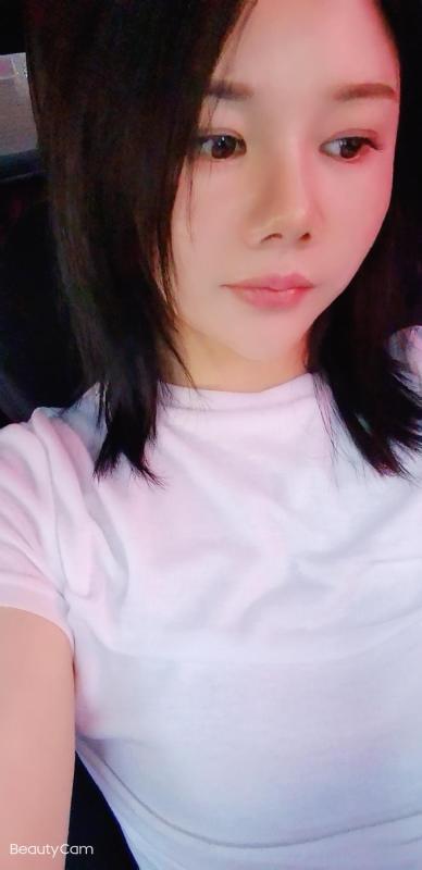 海亮时代精致小美女 第1张