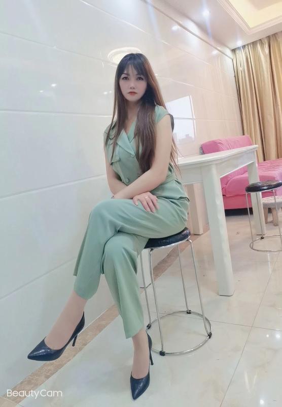 颜值长腿大胸少妇 第3张