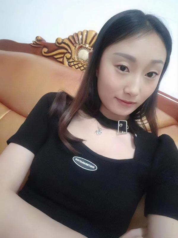 风韵犹存的少妇 第1张