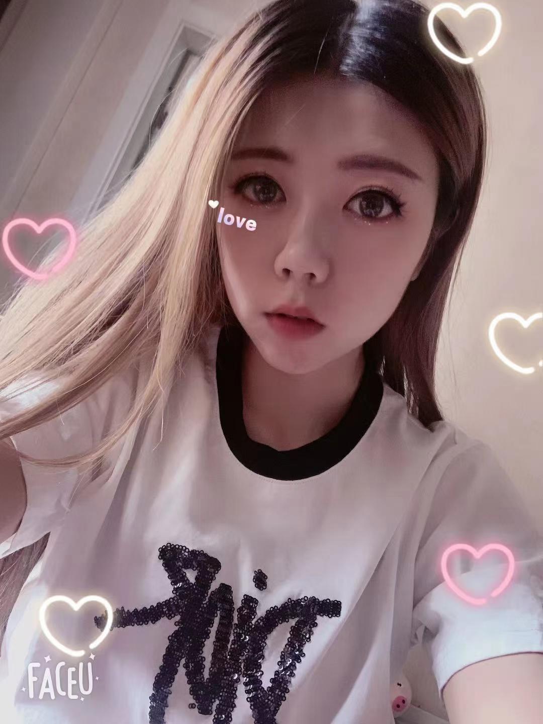 服务不错的颜值妹子 第1张