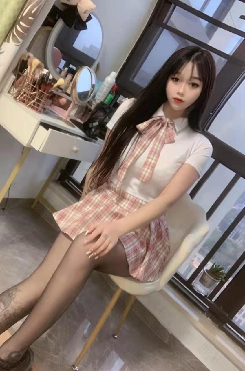 天河区超嫩小妹妹，毛稀很紧，叫得我都不忍心大力操 第2张