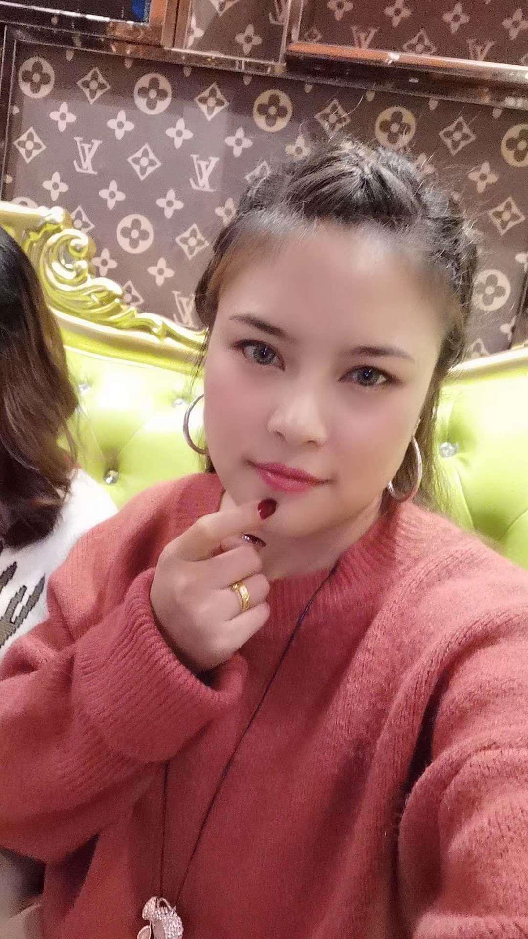 立新湖附近兼职美女 第2张