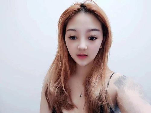 宝安18岁粉嫩姐妹双飞验证 第4张
