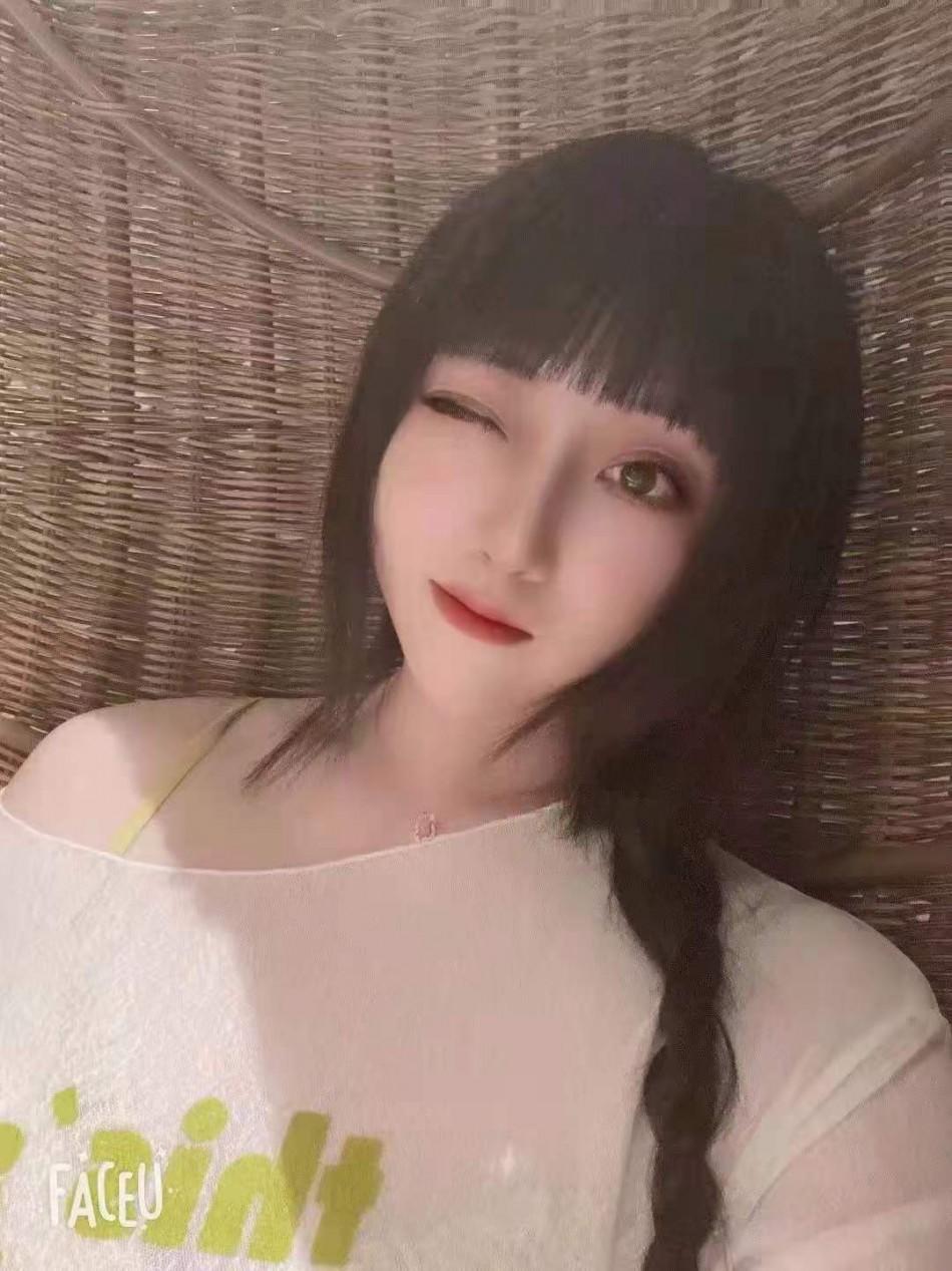 体验一对儿不错的妹子双飞 第2张