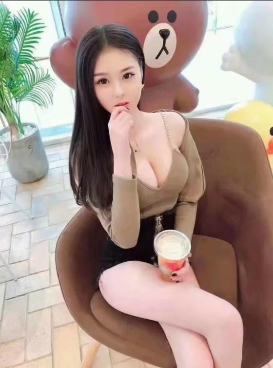 重庆观音桥ee小美女B很美 第1张