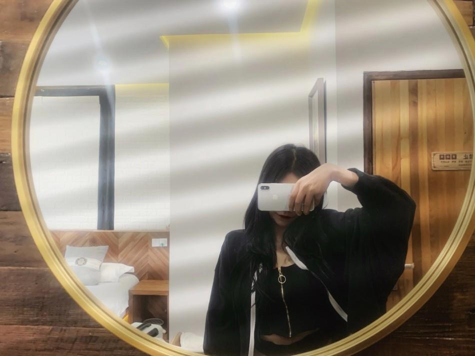 市中区大润发操皮裤长腿妹子爽记 第1张