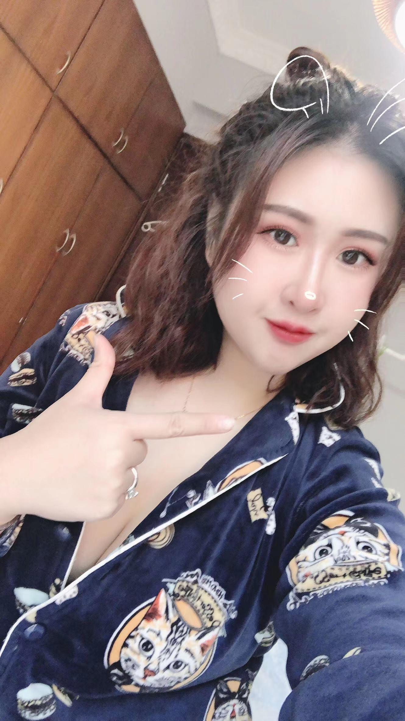 东北丰满妹子~骚琪，性欲强烈，插得她一脸通红 第2张