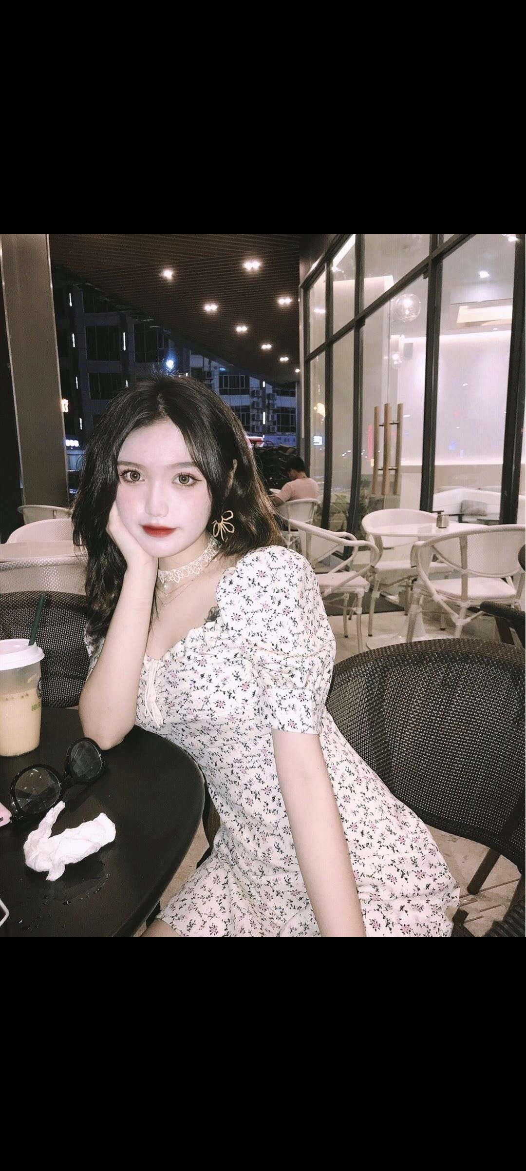 南开肤白的妹子 第1张