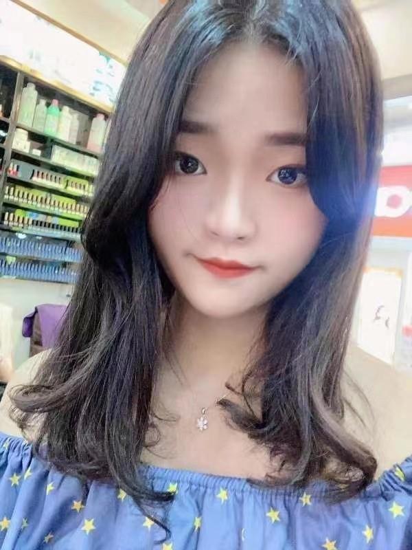 美甲店兼职00后小嫩妹 第1张