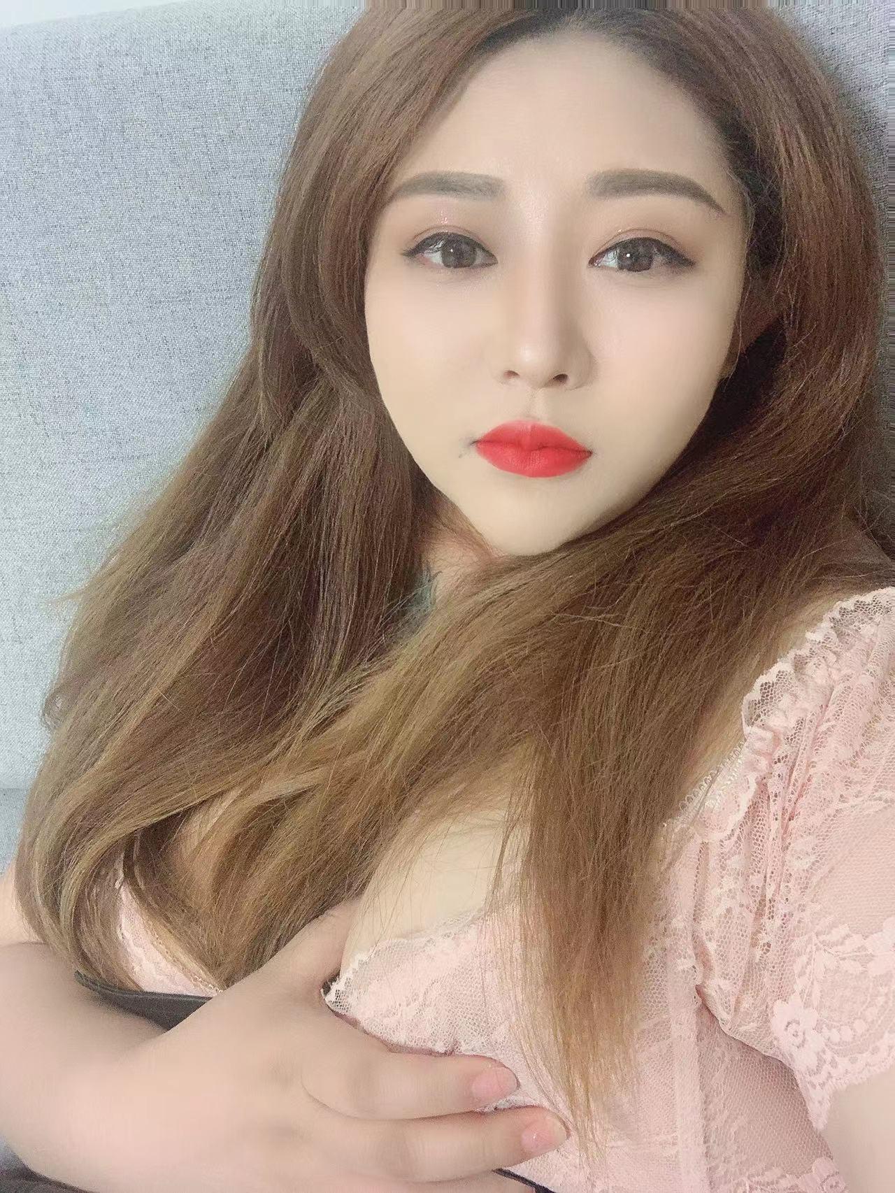 平乐园年轻东北妹子，大胸大屁股，可轻微SM，可3通 第3张