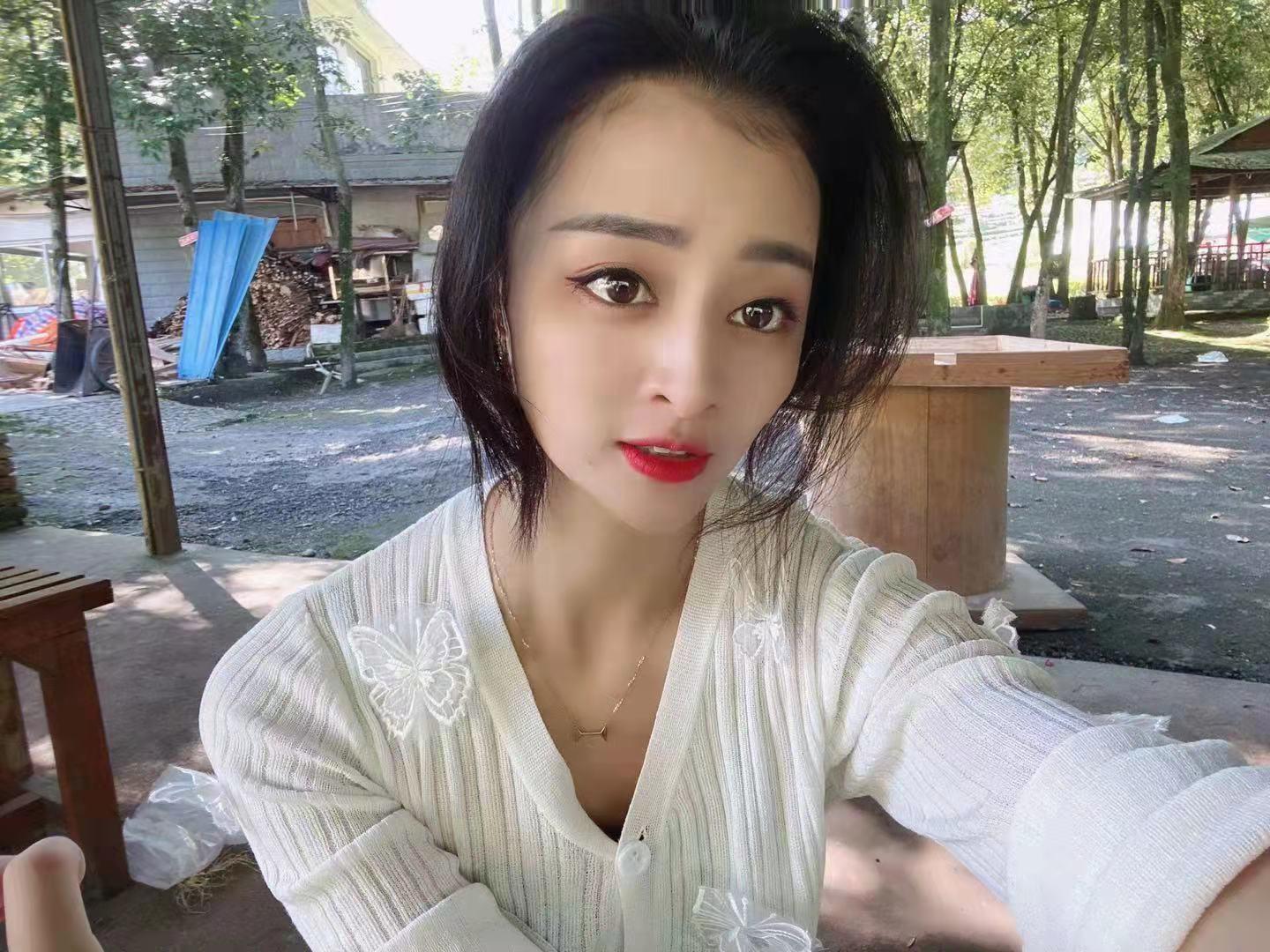 可人的漂亮小妹，气质很好！服务走心，性价实在 第1张